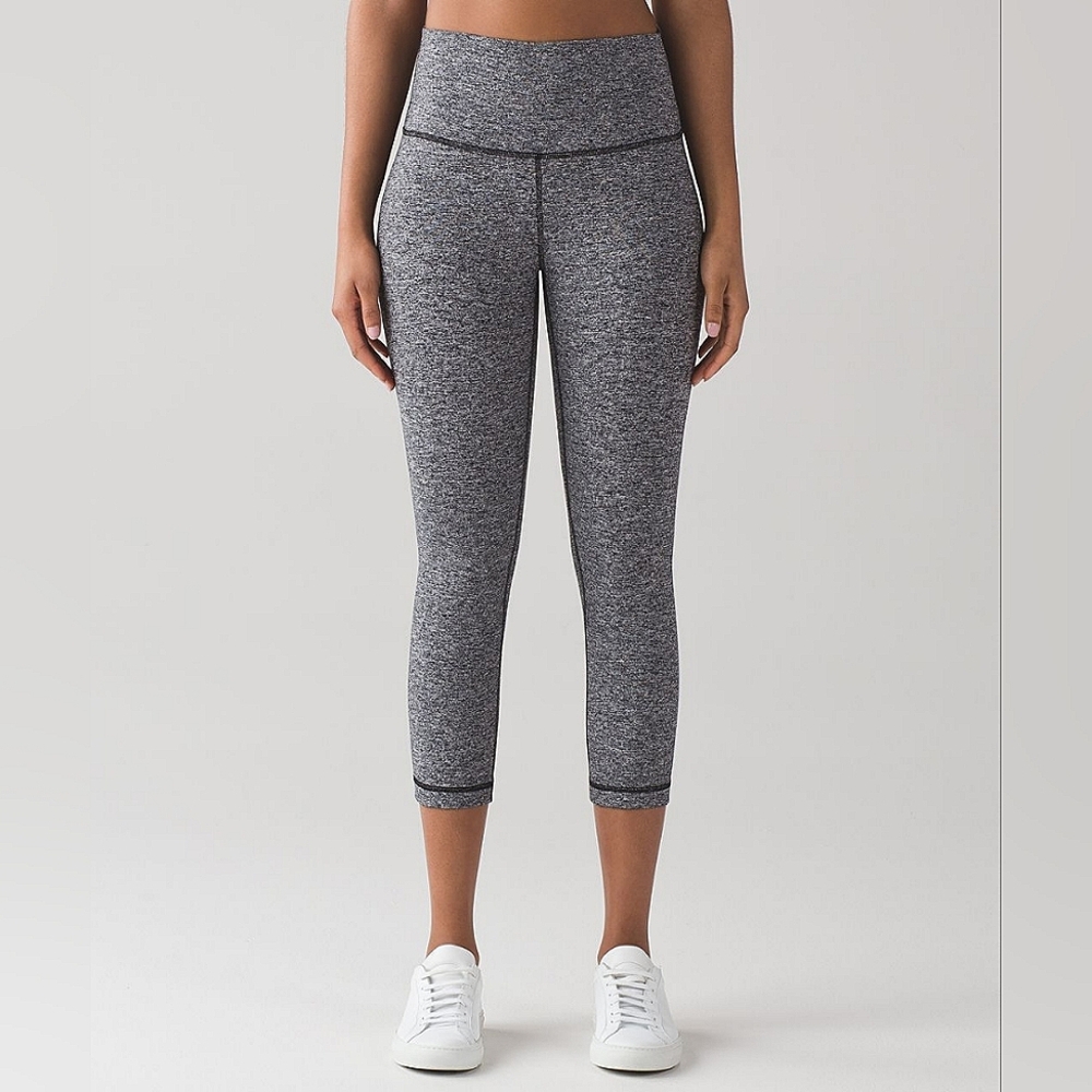 Lululemon Wunder Under Crop Hi-Rise Heathered Black Like New Condition Size 6